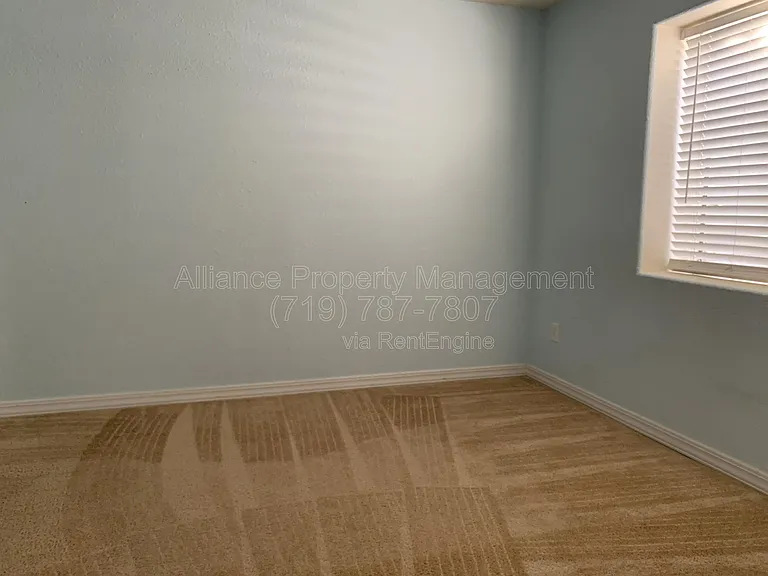 212 Oxbow Dr — Photo 32