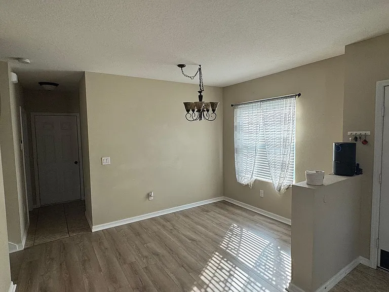817 Ashentree Dr — Photo 12