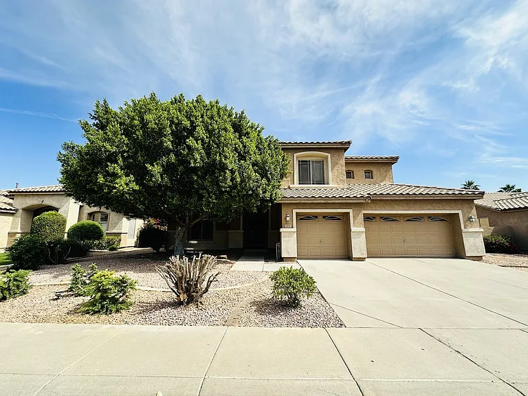 672 W Raven Dr — Photo 3