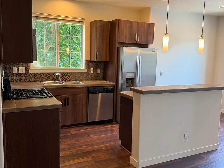 7940 NE Miriam Way — Photo 3