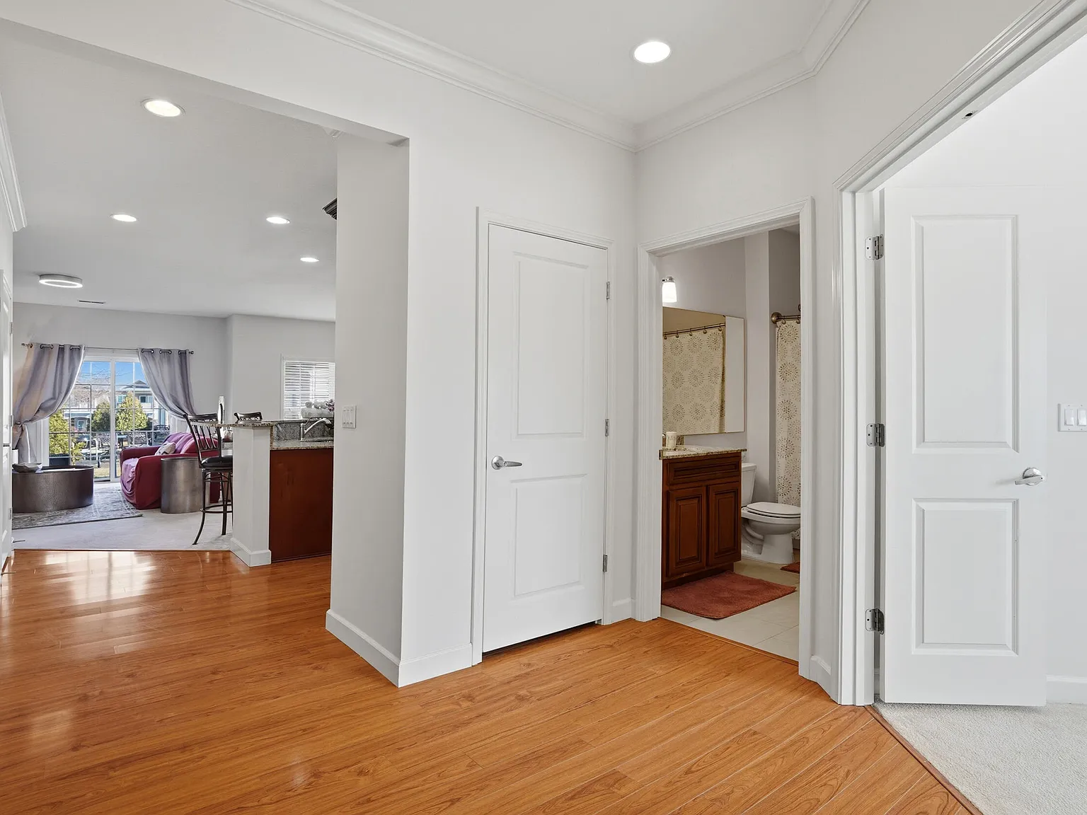 2 bed, 2.0 bath, 1808 sqft, $2,450 — Photo 4