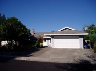 555 Lacrosse Ct S, Rohnert Park, CA 94928