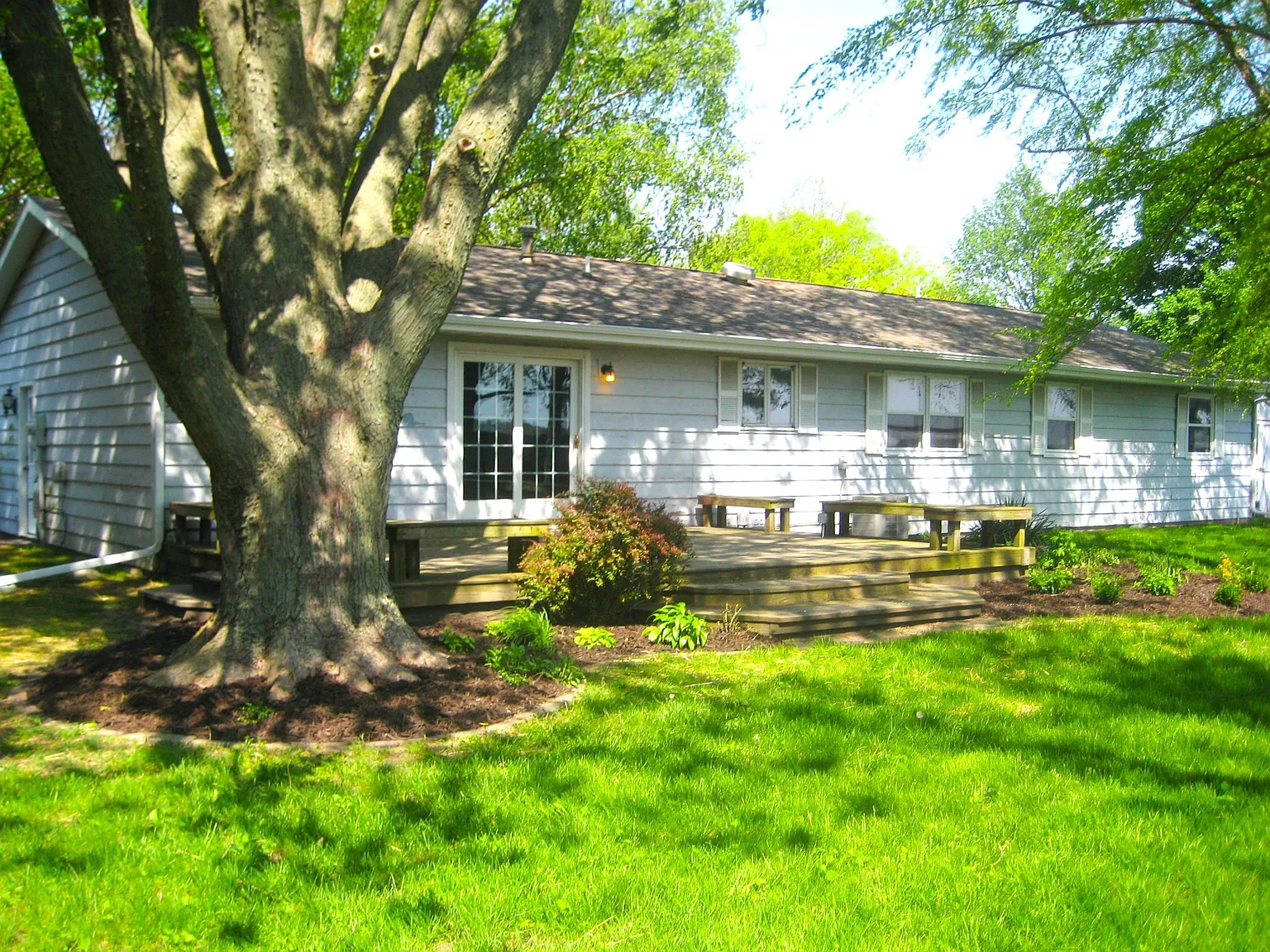3 bed, 1700 sqft, $2,100 — Photo 4