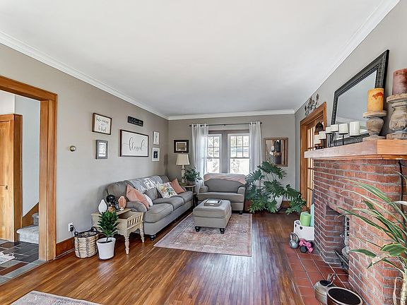 4th image of 179 E High St