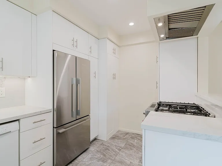 5962 San Vicente Blvd #4 — Photo 17