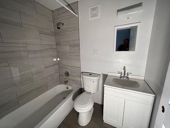 4th image of 14 Little Paint Way #D