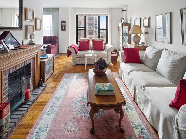 325 Clinton Ave APT 11C, Brooklyn, NY 11205