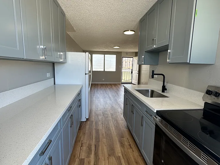 1329 Kinau St #C-6 — Photo 3