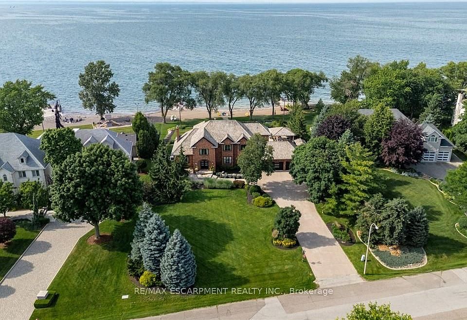 1st image of 17 Lochside Dr