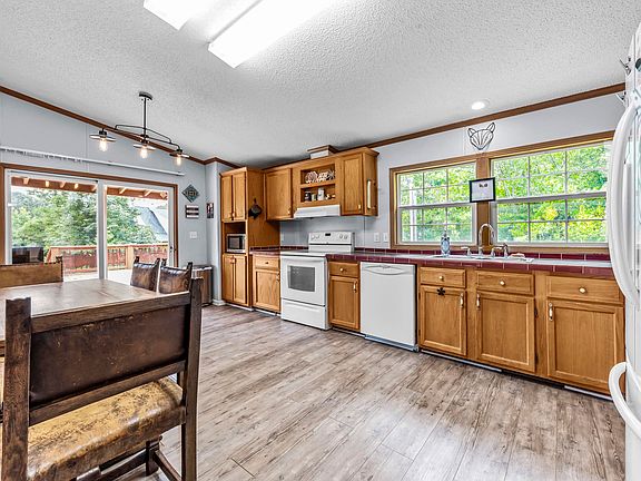 4th image of 324 Cold Branch Rd