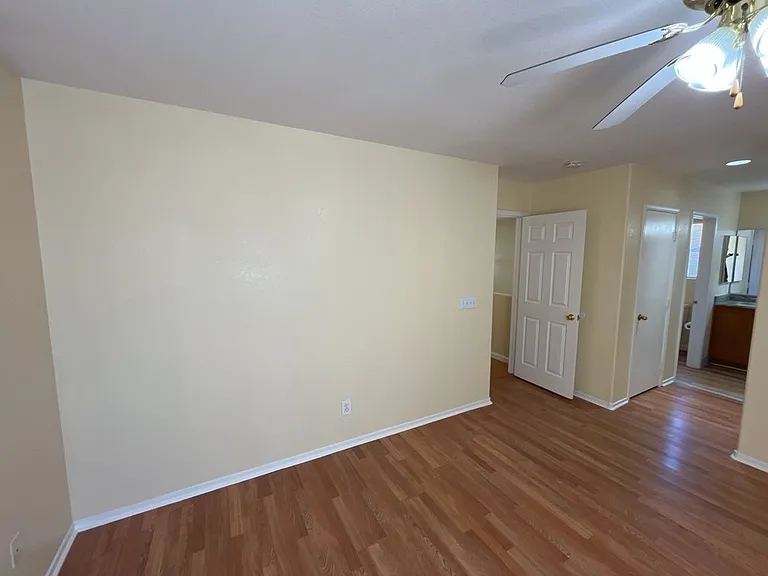 6045 Stone Hollow Ave — Photo 21
