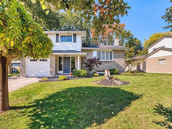 3rd image of 127 Midland Dr