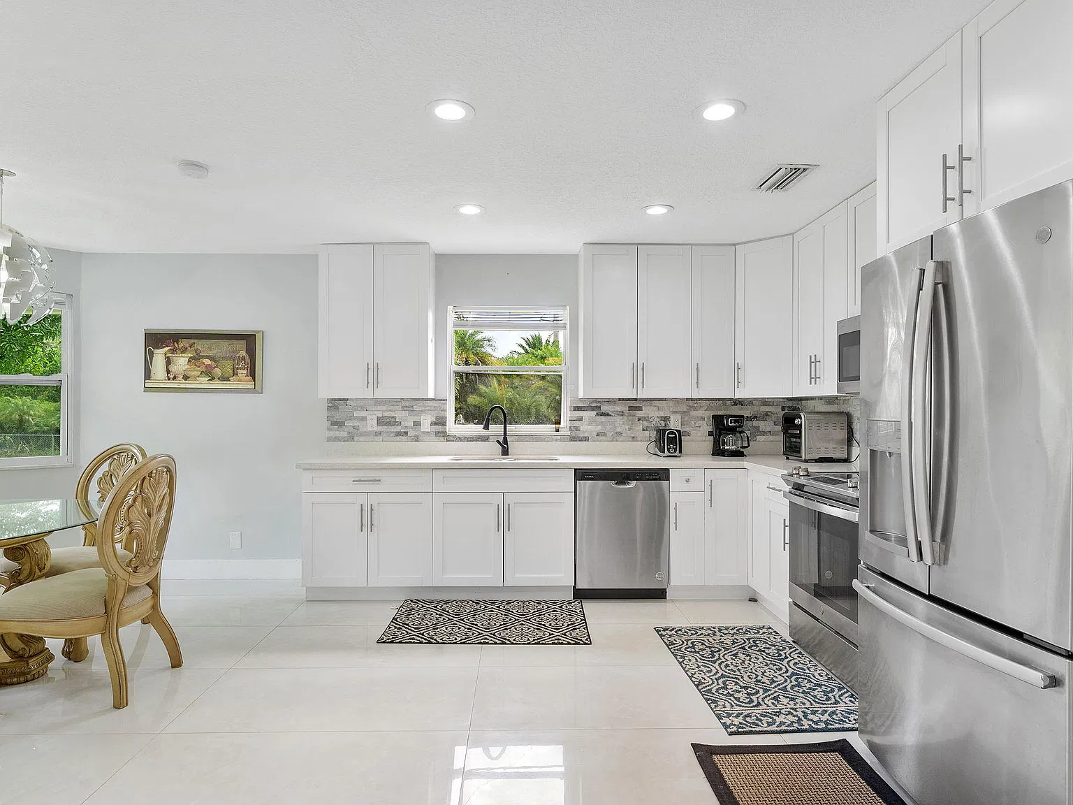 4 bed, 3.0 bath, 2559 sqft, $8,000 — Photo 4