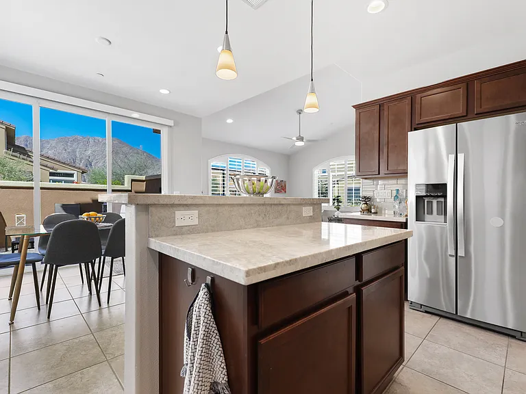 52358 Hawthorn Ct — Photo 9