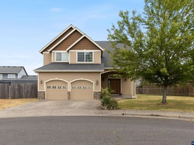 886 N 7th St, Harrisburg, OR, 97446