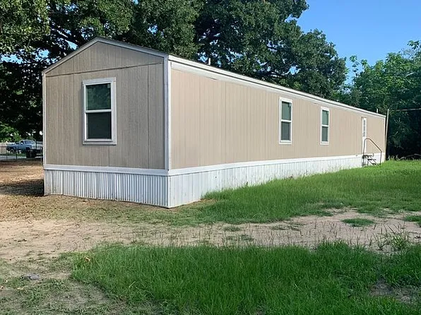 1000 Cove Dr, West Tawakoni, TX 75474