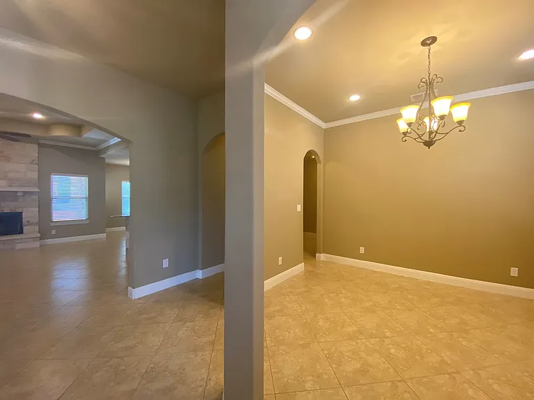 210 Dudley Way — Photo 4