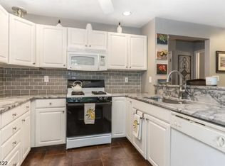 30 Greenbrook Dr, Bloomfield, NJ 07003