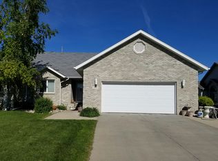 2818 Wheatland Dr S, Fargo, ND