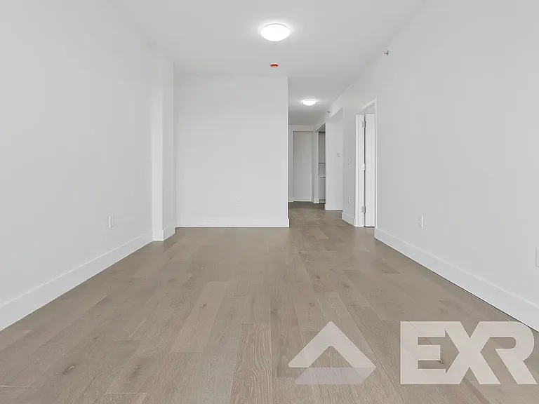 48 Somers St #304 — Photo 10
