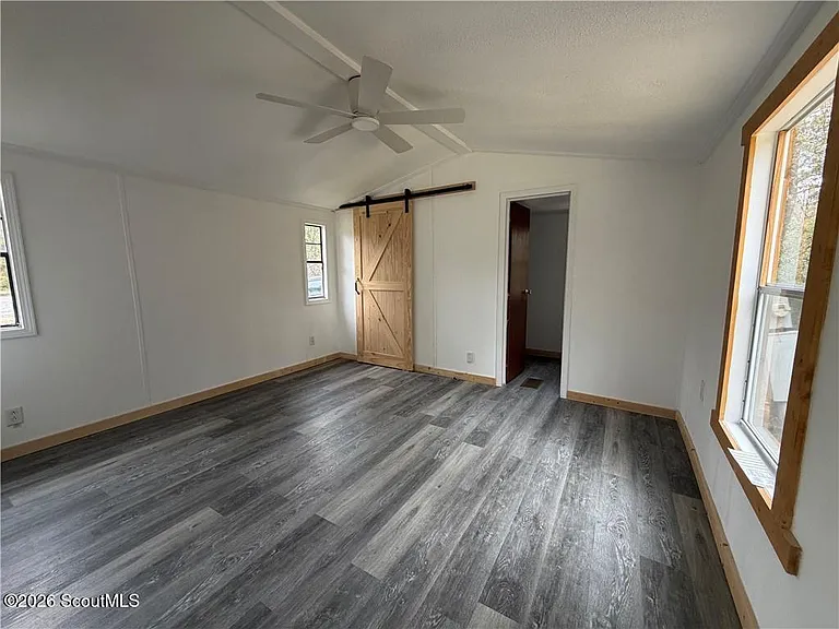 1222 White Dr N #E — Photo 11