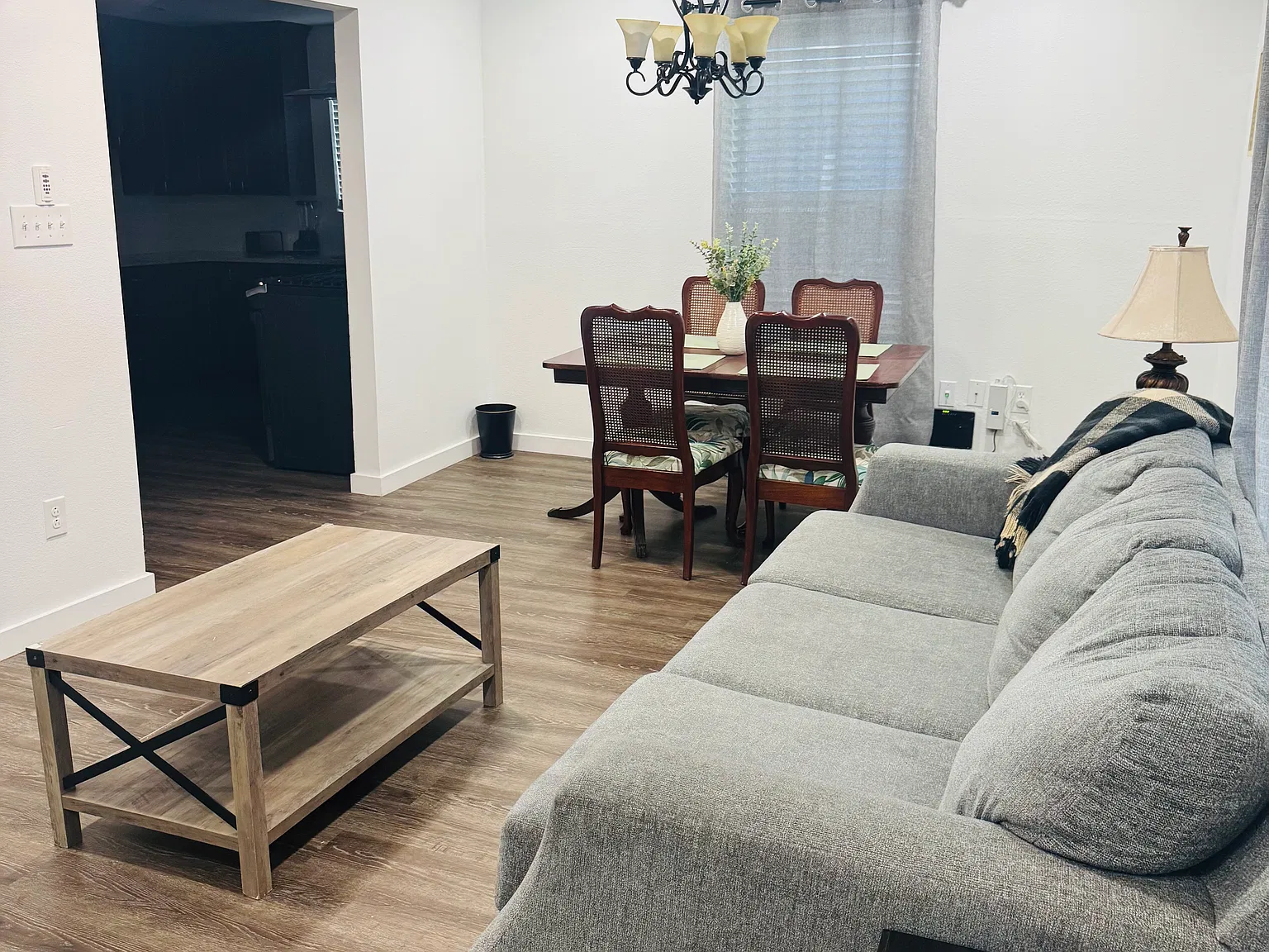3 bed, 1200 sqft, $4,600 — Photo 4