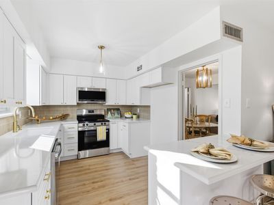 5835 E University Blvd APT B, Dallas, TX, 75206