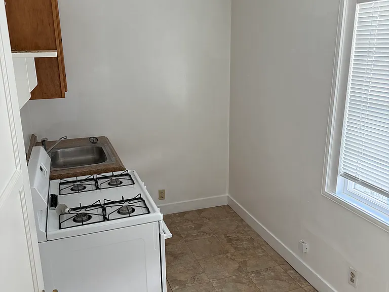329 N Chapel Ave #B — Photo 4
