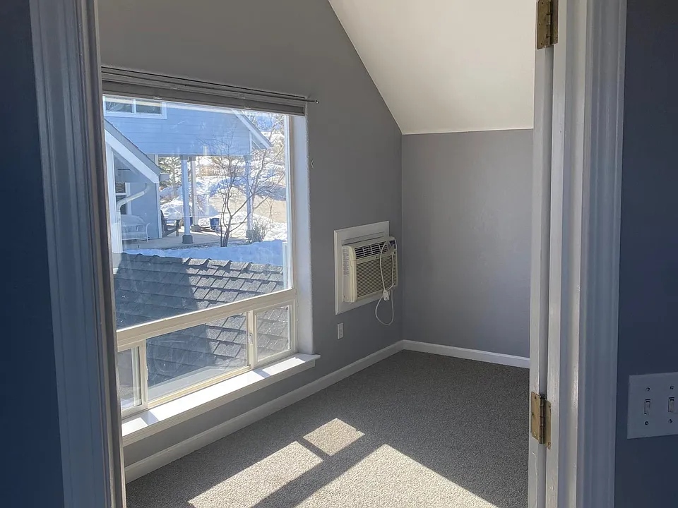 208 Sierra Shadows Ln #B