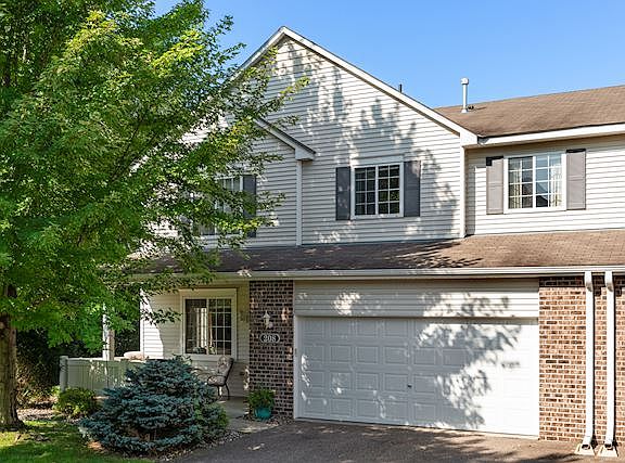 3rd image of 208 River Woods Dr W