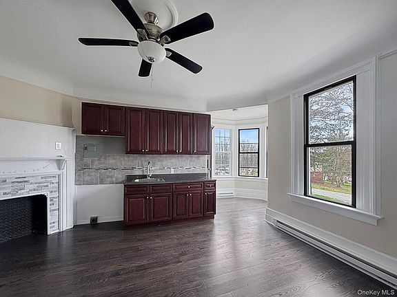 2nd image of 3604 Lexington Ave APT 5