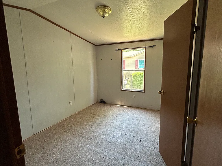 100 Oxford Cir #409 — Photo 4
