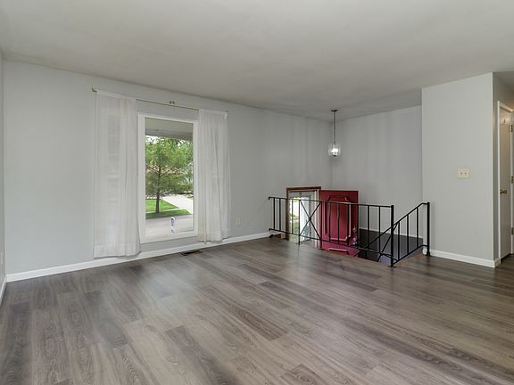 4th image of 1226 Townley Dr
