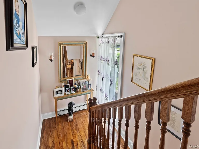 12 Downing Ct — Photo 4