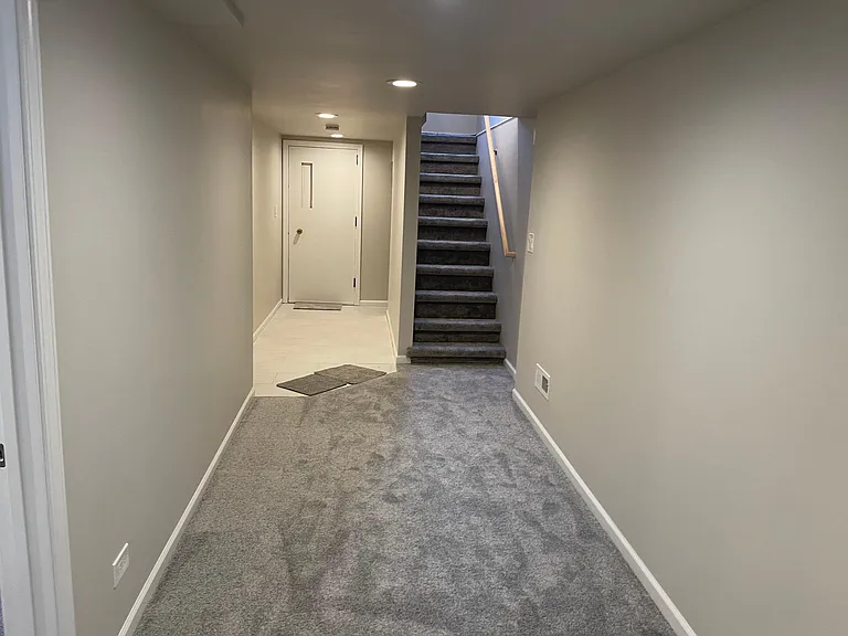 313 N Wolf Rd — Photo 21