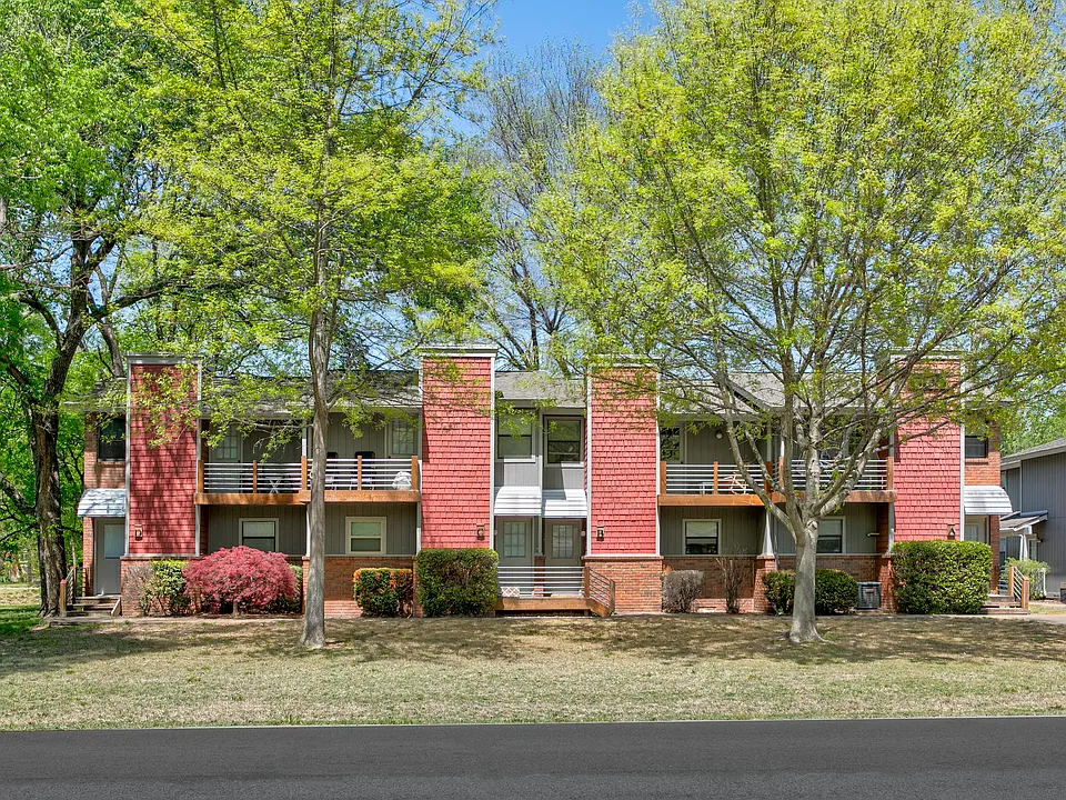 605 W Benton St #B