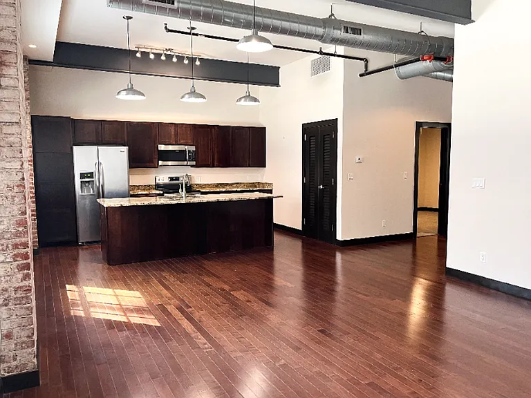 Urban Sophistication at the Detroit Lofts — Photo 12