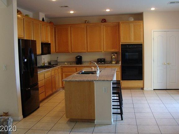 4th image of 3084 Lenoir St