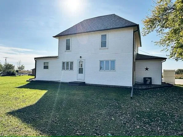 311 E Front St, Clare, IA 50524