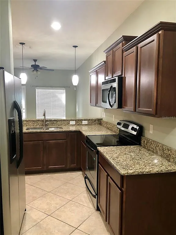 2 bed, 2.5 bath, 1088 sqft, $1,700 — Photo 3