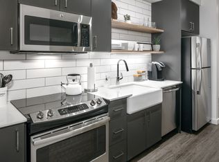 135 NW 9th Ave #908, Portland, OR 97209