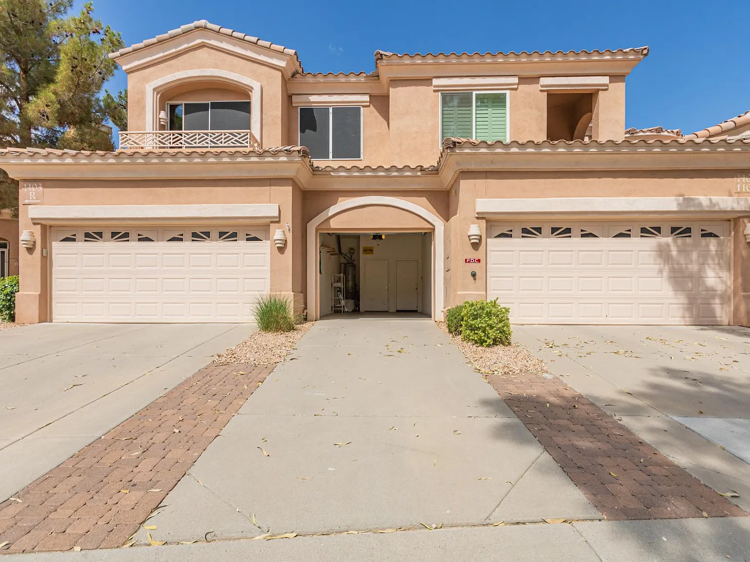 3800 S Cantabria Cir — Photo 4