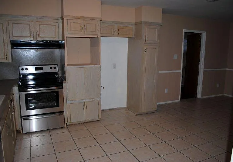1519 Holiday Pl — Photo 19