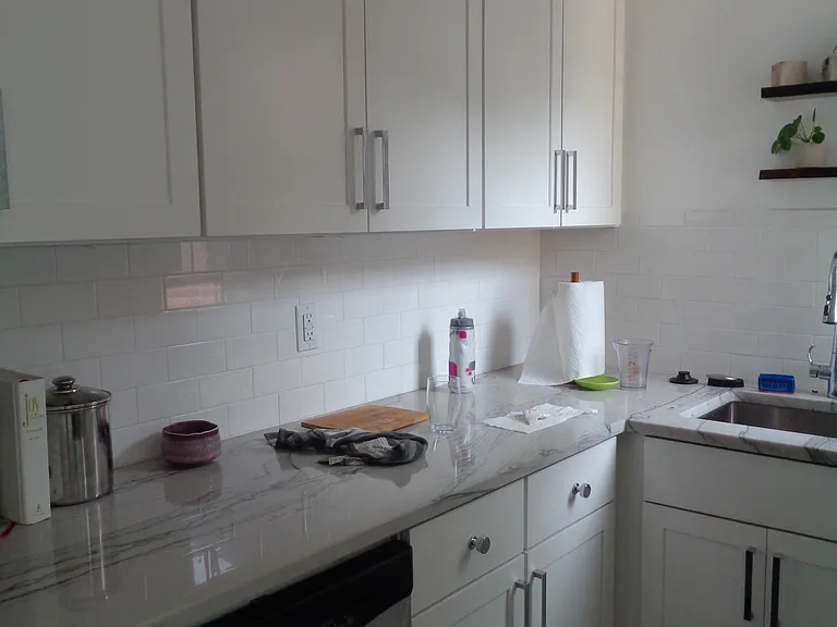 135 Chiswick Rd #3 — Photo 2