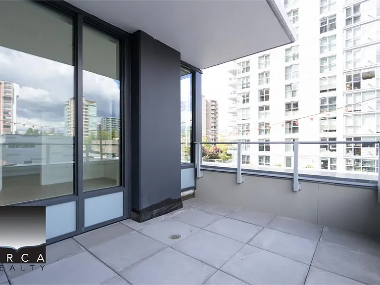 128 W 15th St #303 — Photo 22