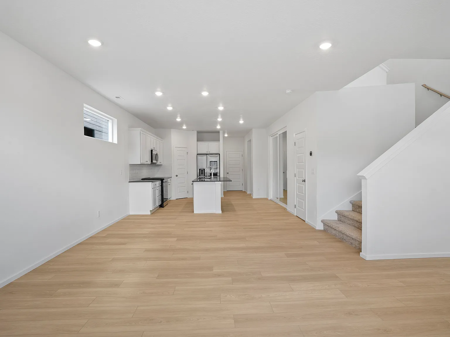 3 bed, 2.5 bath, 1849 sqft, $2,695 — Photo 3