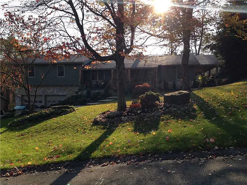 93 Academy Dr photo 1