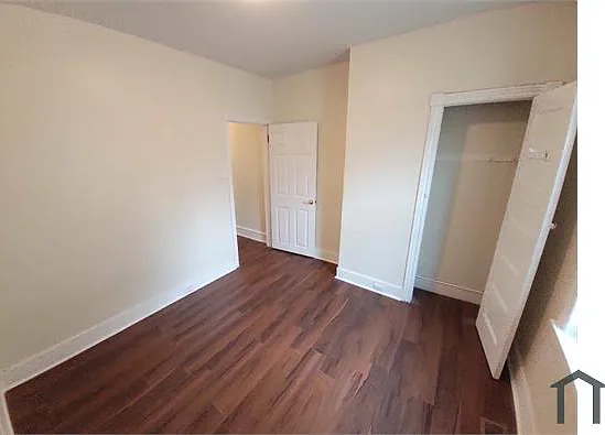 5540 Media St — Photo 14