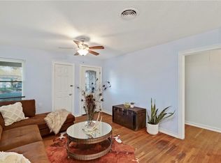 711 Rockdale Rd, Rockdale, TX 76567