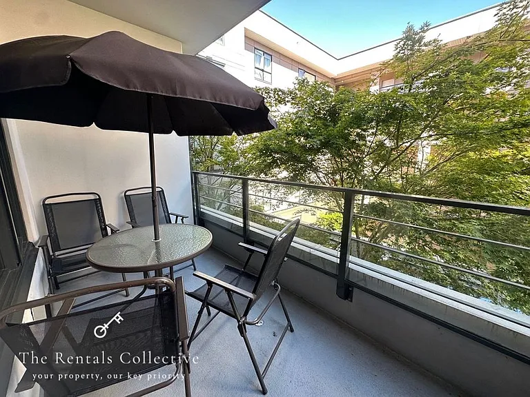 215 W 1st St #301 — Photo 4